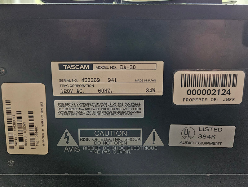 TASCAM DA-30 DAT MACHINE - TURNS ON DOES NOT WORK FOR PARTS OR REPAIR