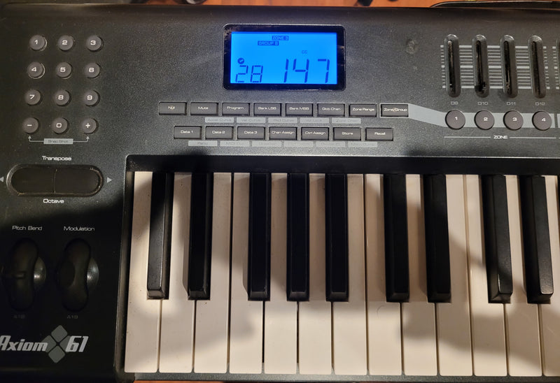 M-Audio Axiom 61 - 61-Key MIDI Controller for Mac/PC