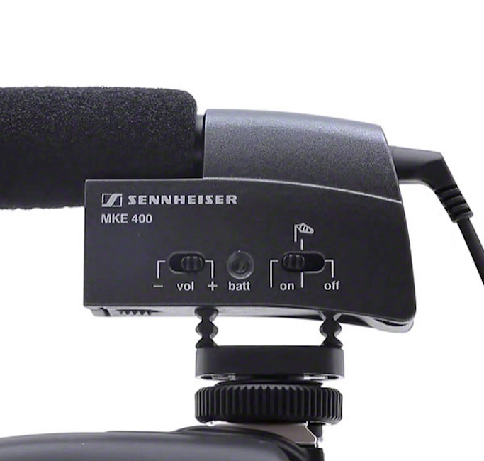 New Sennheiser MKE 400 Shotgun Microphone for Cameras with Shockmount + Windshield